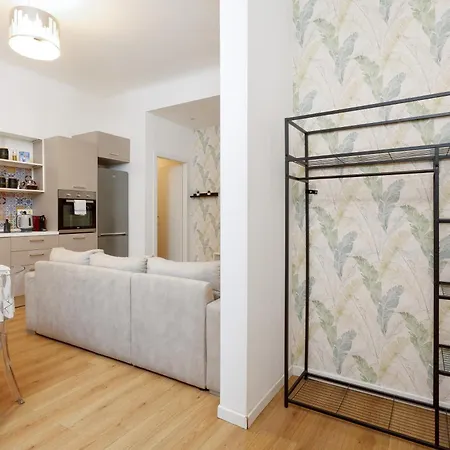 Con Parcheggio A Trieste, Neruda Triëst