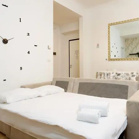 Con Parcheggio A Trieste, Neruda * Triëst