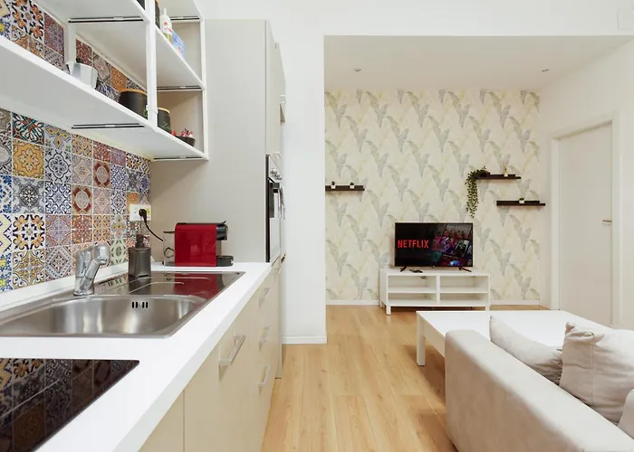 Con Parcheggio A Trieste, Neruda